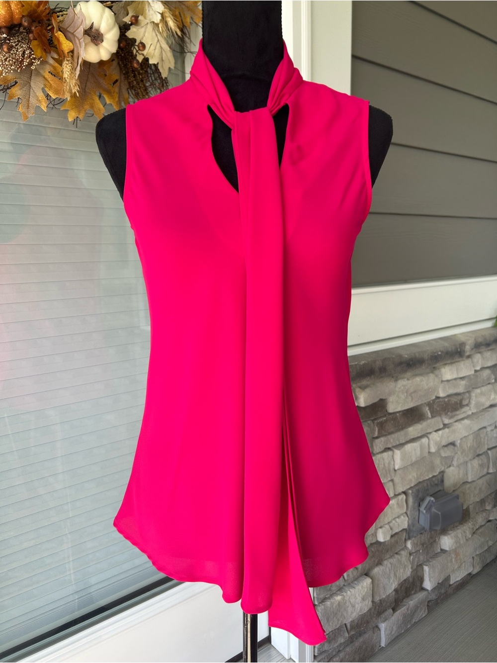 Nine West Hot Pink Tie-Neck Sleeveless Blouse Women’s Small